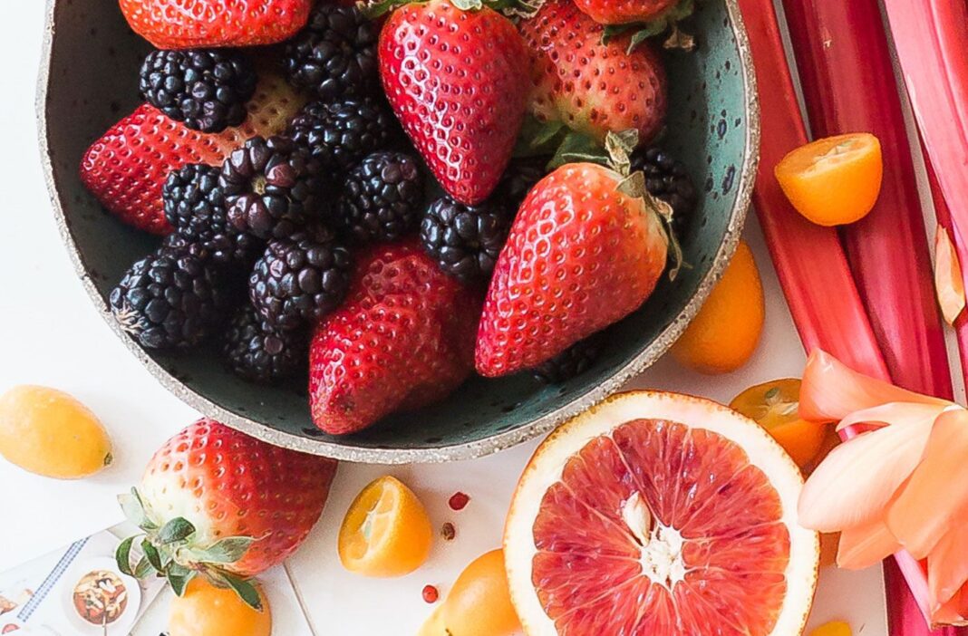 Keto Fruits Exploring the Benefits and Risks of Low-Carb, Low-Sugar Fruits